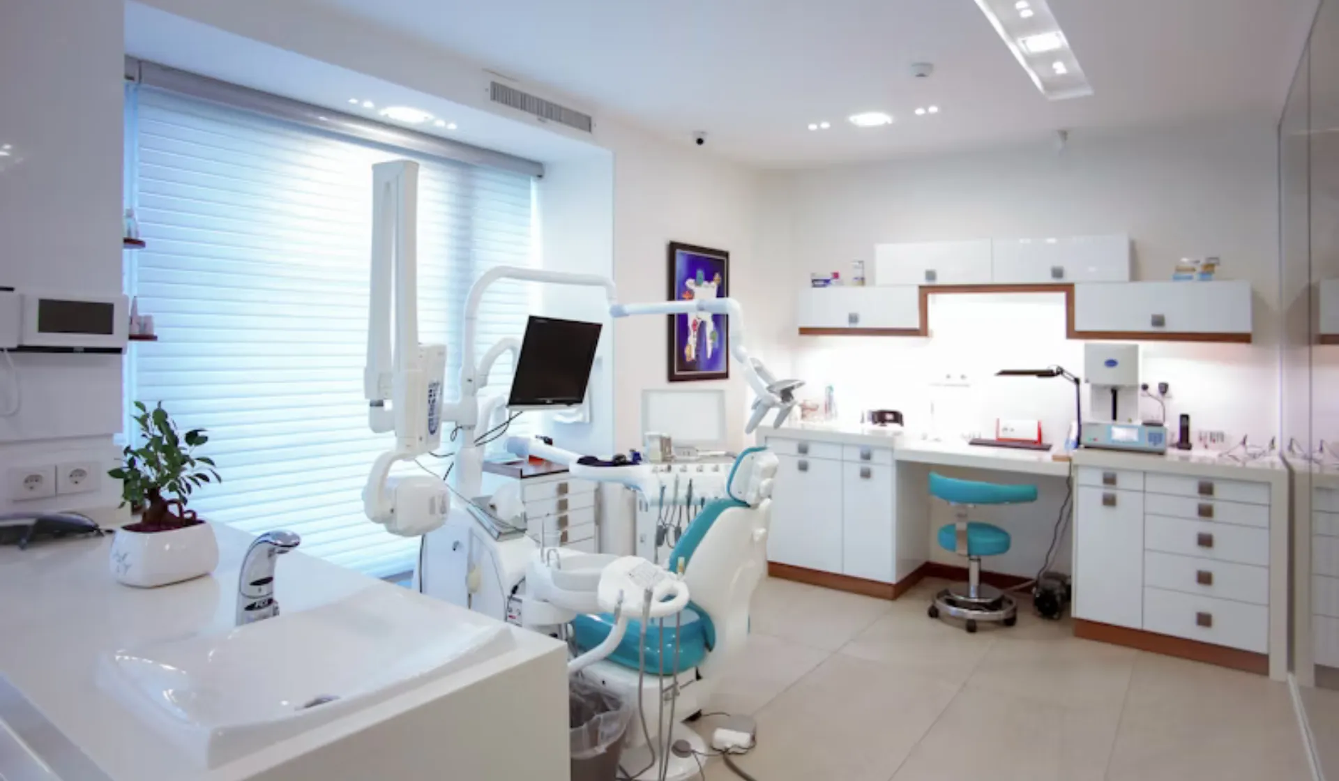 Dentist marketing - high-value clinical intent and AI SEO